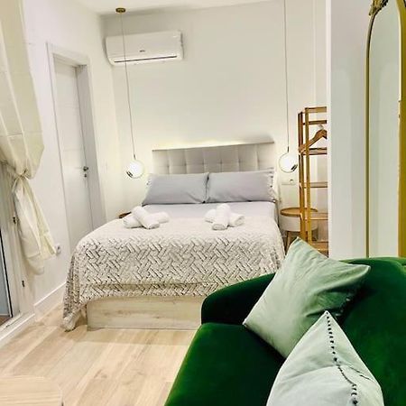 Ferienwohnung New Luxurious Studio With Patio/Center Málaga Exterior foto